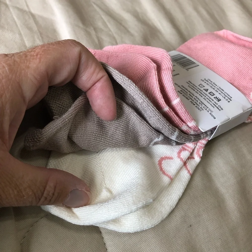 Women’s Calvin Klein no show socks